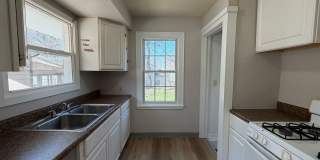 Charming 2-Bedroom Home with Secure Front Porch, Carport & Big Yard in Goodyear Heights Gallery 5