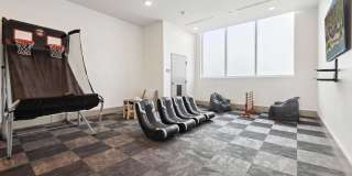 Arya Gallery 43