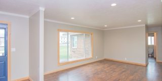 Spacious 3 Bed 2 Bath Brick Home with RV Parking, Shop Space & Large Yard in Tremonton! Gallery 8