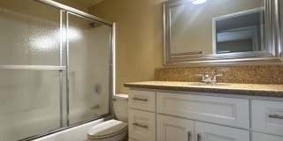 Beautiful 4 Bedroom 2 Bathroom Singe Story House!! Gallery 13