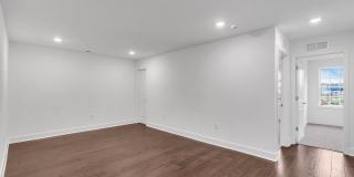122 Woolley Court Gallery 24