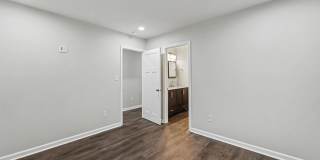 223 7TH Gallery 10