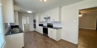 2420 STRATFIELD Dr Gallery 28