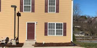 3 Bedroom 2.5 Bath Townhouse Gallery 1