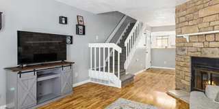 Charming 2BR Tpwnhome in Aurora Gallery 7