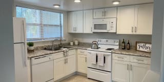 Riviera Park Apartments & Townhomes Gallery 5