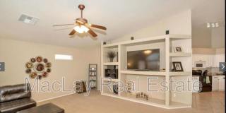 4206 E Redwood Ln Gallery 4