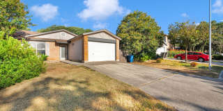 Charming 3BR/2BA Home Near UTSA – 13343 Pecan Glade Gallery 1