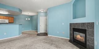 Charming Englewood Condo | 2 Bedrooms, Covered Parking & Community Pool Gallery 5