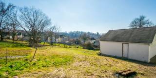 Stunning 3 bedroom home in Carrick available August 1! Gallery 26