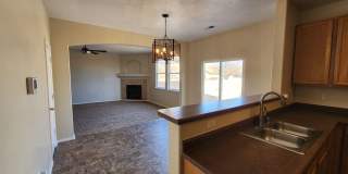 Amazing, Large 3 Bedroom Home in Southwest Albuquerque. Refrigerated Air, 2 Car Garage Gallery 7