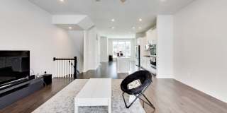 Fresh and Ready 4Bed/4.5Bath Beautiful 4 level TH + 2 Car Garage Gallery 10