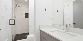 Modern 2 Bedroom with Rooftop Retreat and Garage Gallery 5