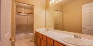 Beautiful 5 bedroom 4.5 bath home with large basement in gated community! Gallery 40