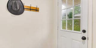 814 W Gonzalez St Gallery 32