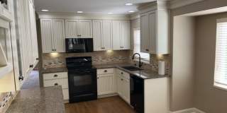 2400 Hillview Avenue Gallery 11