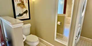 Enormous Upper Floor Unit in Heart of Downtown MKE Gallery 8