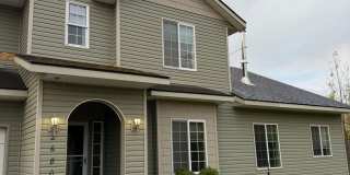 Large 4 bedroom home Gallery 1