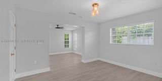 9075 SW 48th Ter Gallery 17