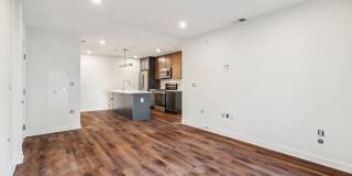 Graduate Pointe Gallery 136