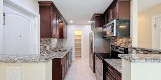 BEAUTIFUL ANNUAL RENTAL HOME - Convenient Location! Gallery 17
