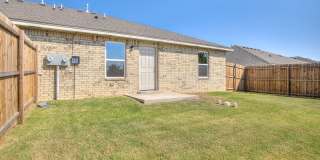 Pet-Friendly 3-Bed Home – Move-In Ready with Garage Gallery 38