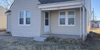 1921 South Everett Street Gallery 1