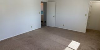 Large upstairs 2 bedroom apartment! Gallery 25