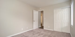 St. Charles Oaks Apartments Gallery 9