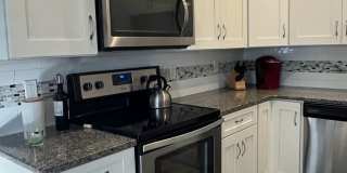 Beautifully Renovated Two Bedroom Highlands Home Gallery 15