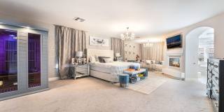 Luxury Living in Guard-Gated Royal Highlands! Gallery 25