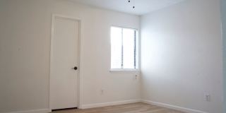 2 Bedroom 2 1/2 bath in the Lakes Townhome Community! Complete Remodel! Gallery 11