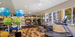 Wilshire Place Apartments Gallery 9