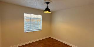 Gorgeous 3 Bed 1 Bath in The Village Gallery 9
