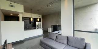 Awesome 1BR Loft Style Condo Overlooking Midtown! Gallery 10