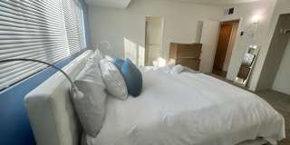 3 Bedroom 2 Bathroom - Fully Furnished - Mid Century Modern Gallery 33