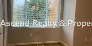 MOVE IN SPECIAL** Sexton Crest Townhome Open Floor Plan 2 Car Tandem Attached Garage Available NOW Gallery 14