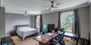 Beautiful 3 Bedroom Bridgeport Townhome! Gallery 26
