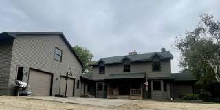 Spacious country Home on 13 acres Gallery 1