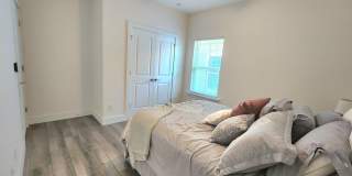 On the hunt for a beautiful, open floor plan home to rent close to downtown? Gallery 22