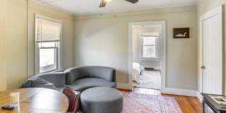 Renovated 2 Bedroom + Den w/ Private Garden Access Renovated 2 Bedroom + Den w/ Private Garden Access Gallery 4