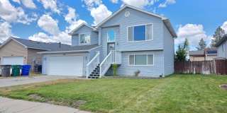 $2,695 - 3 Bed / 2 Bath Beautiful and Spacious Home with a Fully Fenced backyard Gallery 1