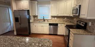 Bungalow in Charlotte with 2 bedrooms, 2 baths Gallery 9