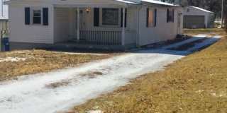 Large 3 Bedroom with 2 Car Garage Gallery 1