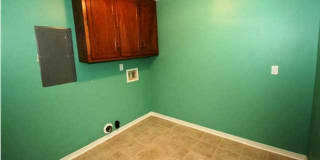 2/2.5 Townhome Close to USA campus Gallery 8