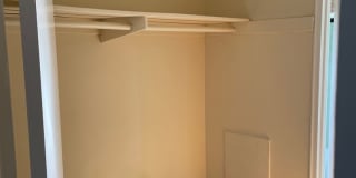 Spacious Studio Apartment in Cleveland Park Gallery 13