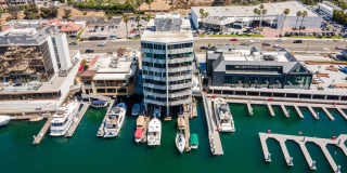 NEWPORT BEACH BAYFRONT LUXURY CONDO | GATED 2-BEDROOM, 1.5-BATH Gallery 1