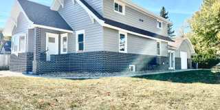 FURNISHED HOUSE! Short or Long Term! Large Newly Renovated Fully Furnished Modern 5 Bedroom Home with 3 Separate Living Rooms! Gallery 41