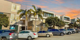 Steps from the Beach: 2BD/2BA Condo in Pacific Beach with Balcony, W/D & Covered Parking Gallery 1