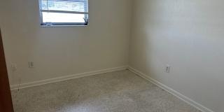 Convenient Leesburg Living – Walk to Leesburg High School! Gallery 9